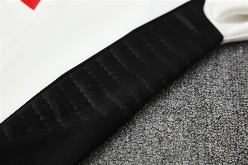 Chándal Liverpool 25/26 - Blanco y Negro (2) - Imagen 6